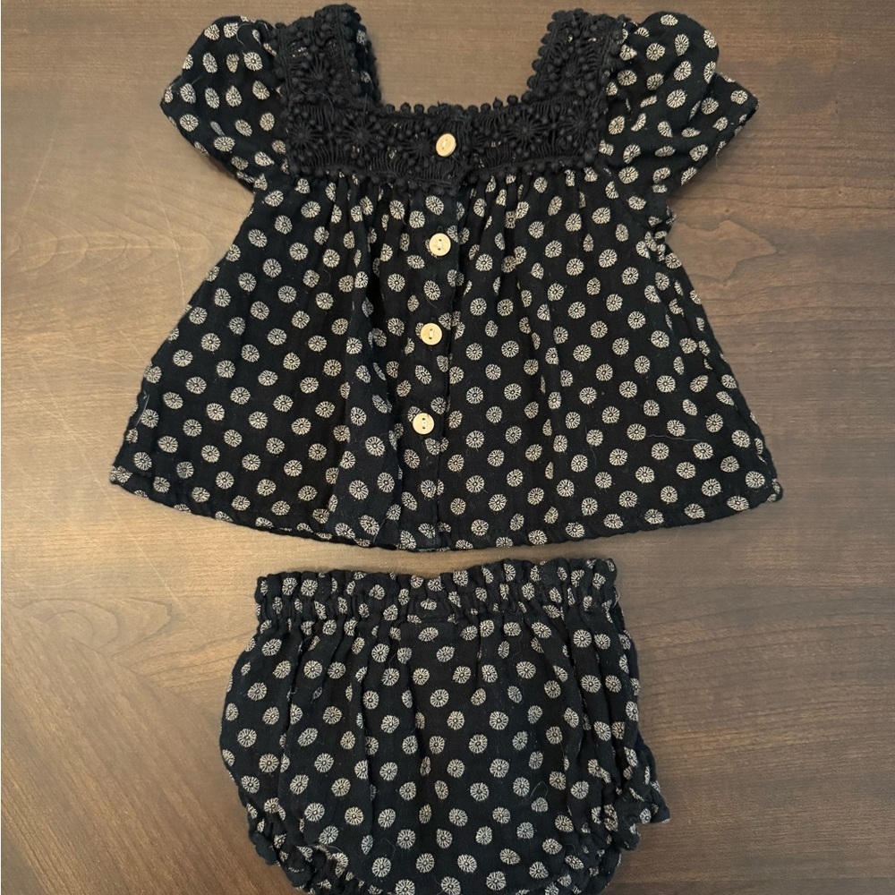 Printed Flutter-Sleeve Top & Bloomer Shorts Set For Baby - Picture 3 of 4